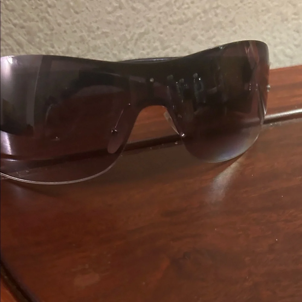 Elusive Cowgirl Stylish Black Sunglasses